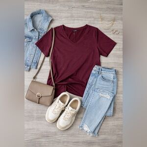 BloomChic Burgundy V-Neck Short Sleeve Tee
